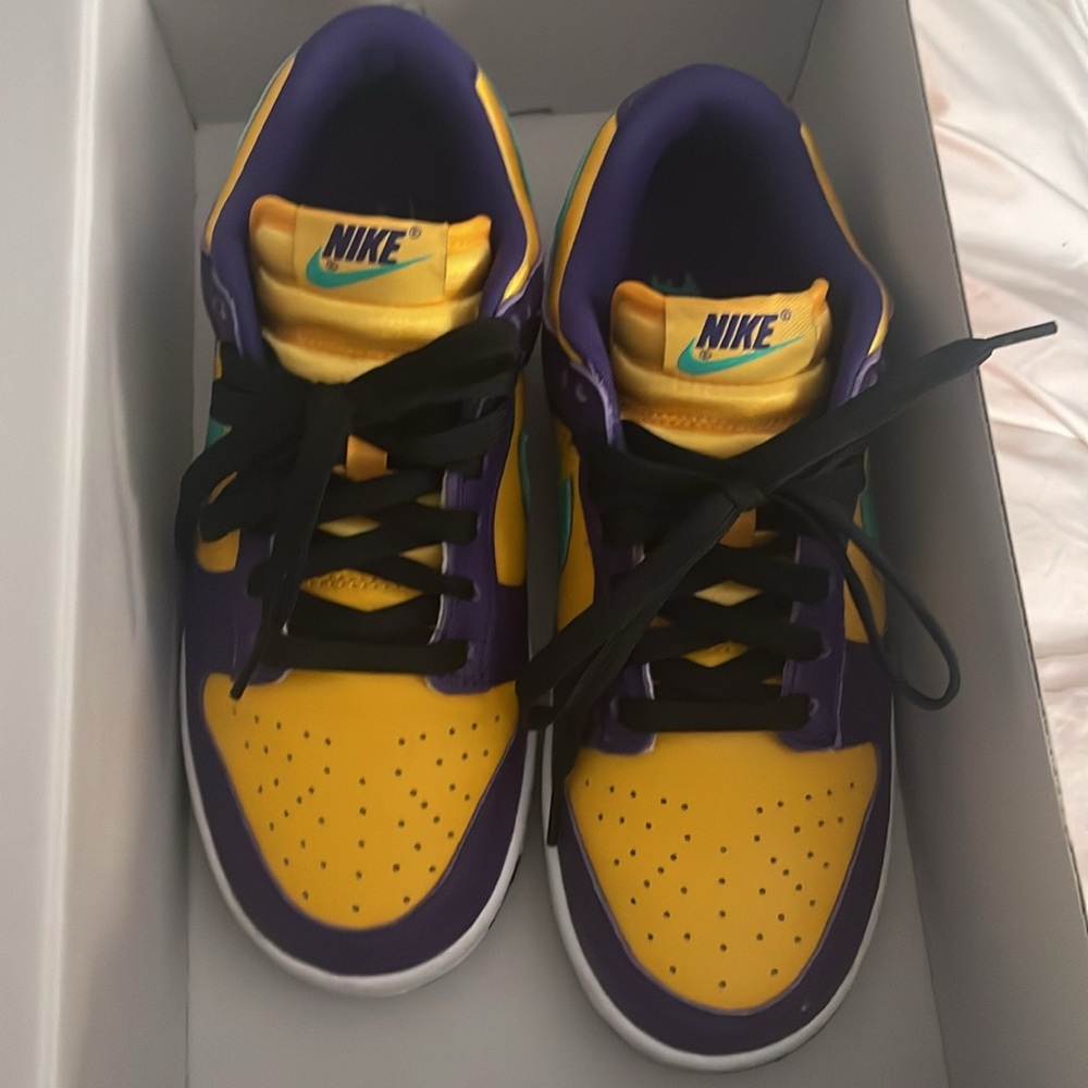 Women’s Nike Dunk Low - Lisa Leslie Sparks